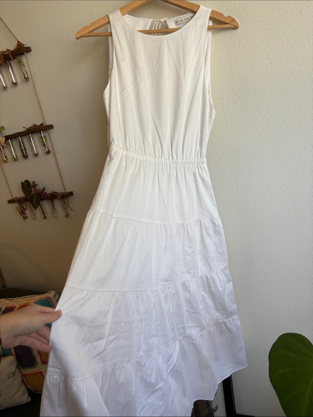 Alice + Olivia Hartley Tiered Ruffle Open Back Midi Dress White Size 2